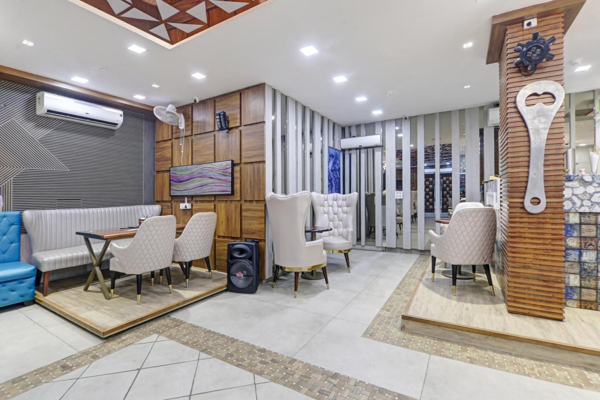 Status By Hotel The Emporio Ghaziabad Buitenkant foto