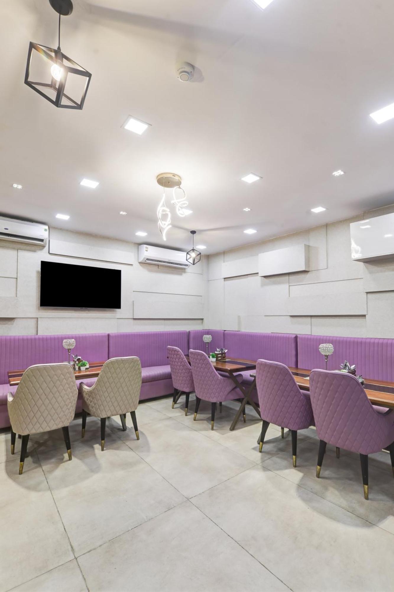 Status By Hotel The Emporio Ghaziabad Buitenkant foto