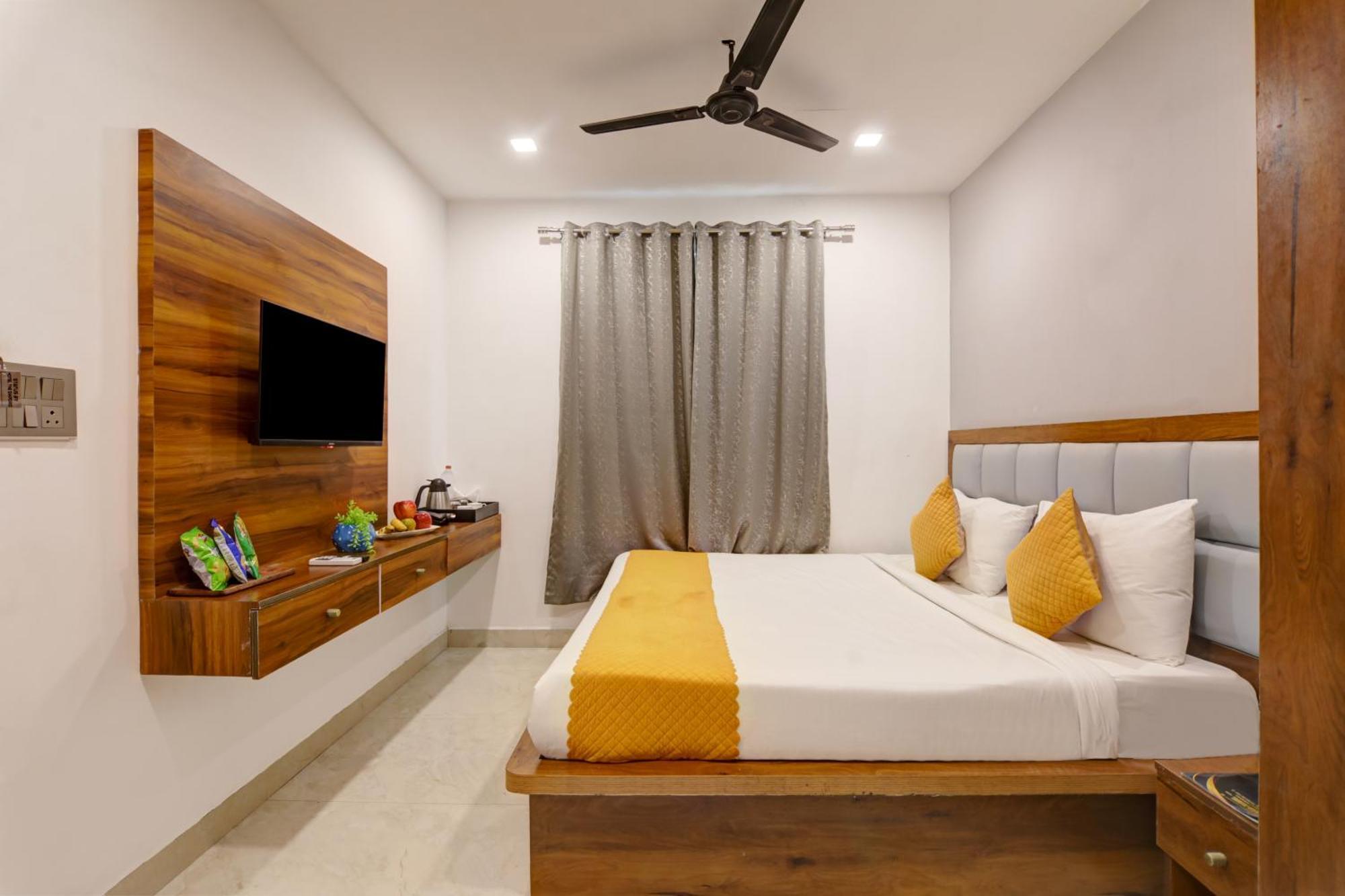 Status By Hotel The Emporio Ghaziabad Buitenkant foto