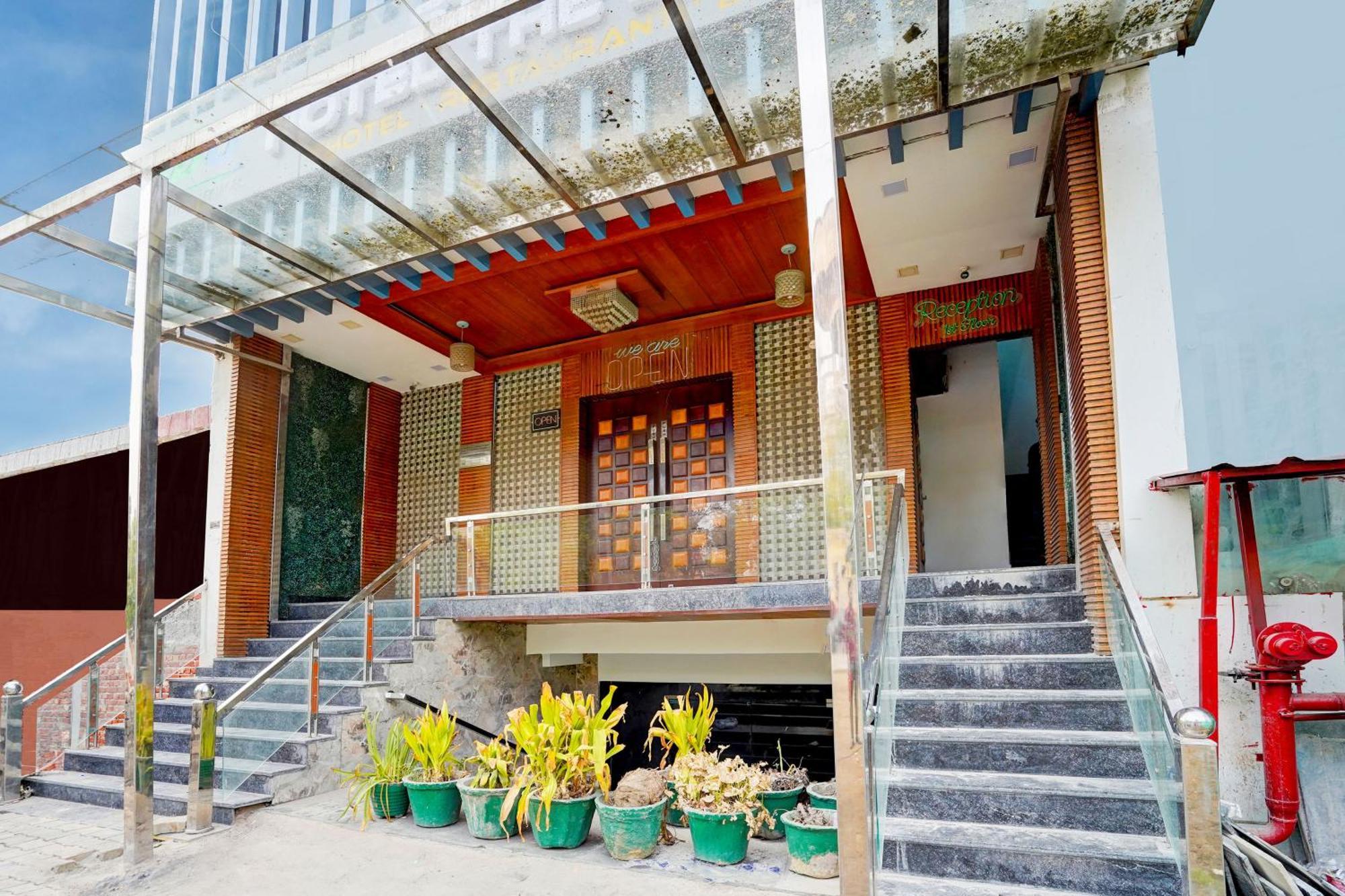 Status By Hotel The Emporio Ghaziabad Buitenkant foto